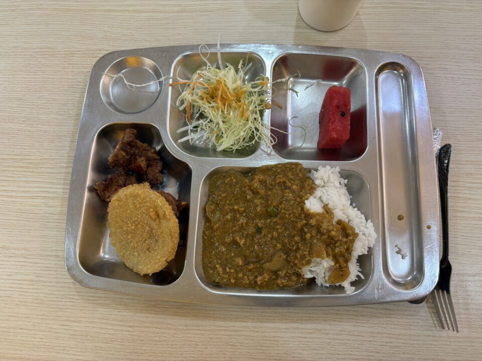 3dアカデミーの食堂のご飯